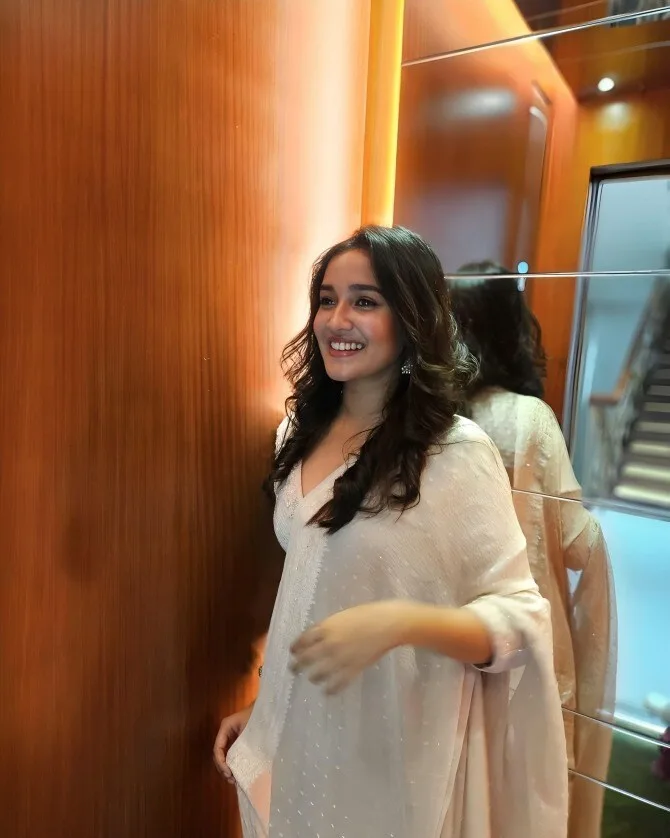 Anikha Surendran Age